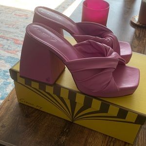 Brand new never been worn pink Sam Edelman heels